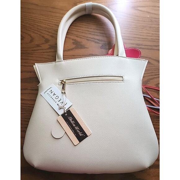 NWT Mellow World White Pebbled Vegan Leather Hand Bag With Flower Purse Charm - Picture 3 of 4